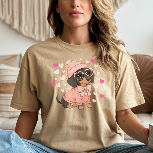 Cute Valentine Dachshund T-Shirt – Dog Mom Heart Puppy Tee