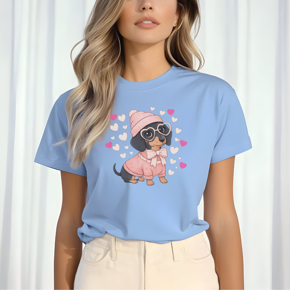 Cute Valentine Dachshund T-Shirt – Dog Mom Heart Puppy Tee